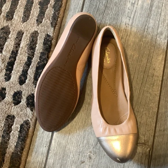 Clarks flats - Picture 5 of 5